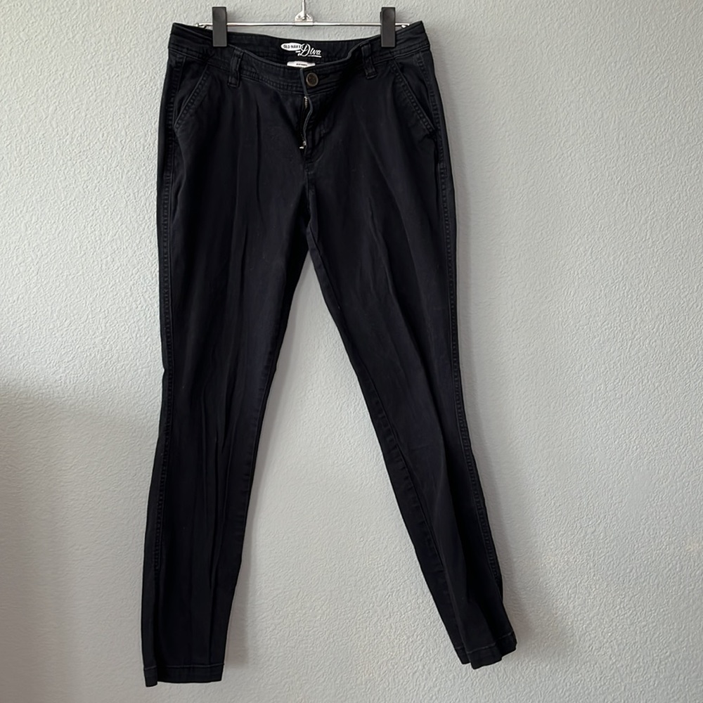 Old Navy ‘The Diva’ size 4 black cotton twill pants with front pockets